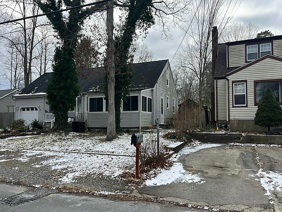 2nd image of 1809 Lakeside Dr S