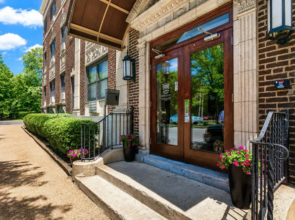 Convent Gardens Apartments, 4497 Pershing Ave APT 704, Saint Louis, MO 63108