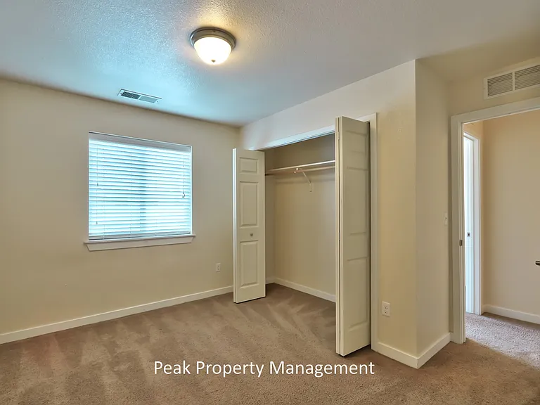 411 1st Ave N #101 — Photo 14