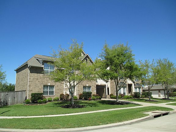 3rd image of 205 Salmon Creek Ln