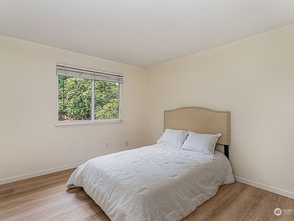 5th image of 20323 12th Drive SE