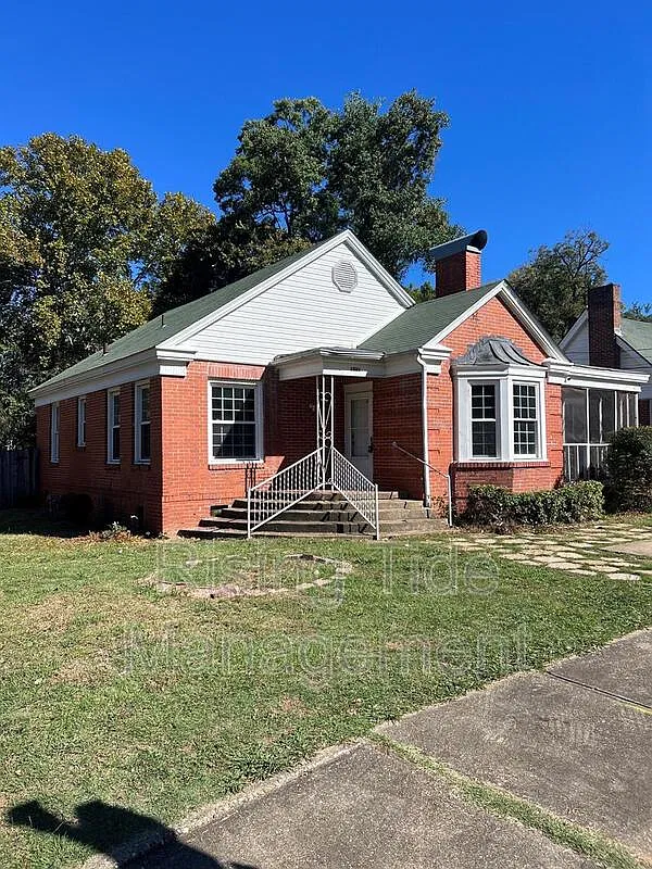 4 bed, 2.0 bath, 1550 sqft, $950 — Photo 2