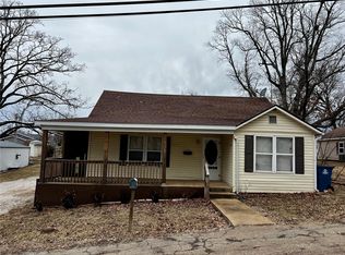 906 N Mine St, Potosi, MO 63664