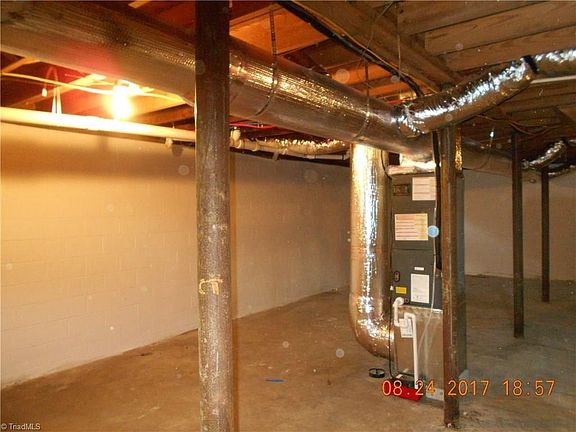 5th image of 1209 Willow St