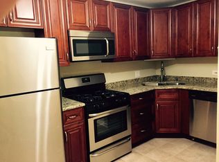 4 Timber Ln APT 3, Vernon Hills, IL 60061