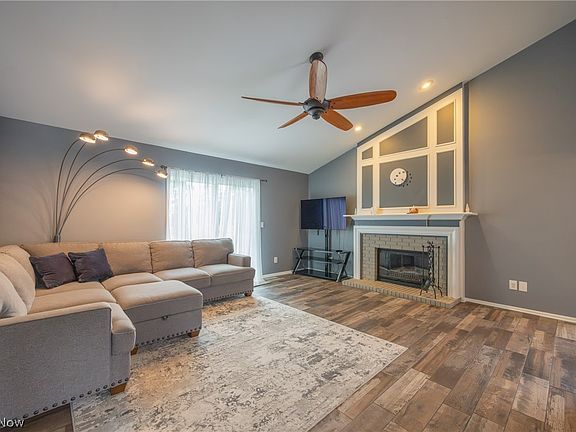 5th image of 10082 Timothy Ln
