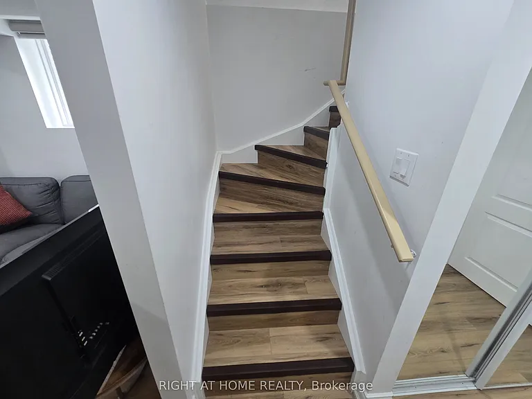 458 Bergamot Ave #BASEMENT — Photo 9