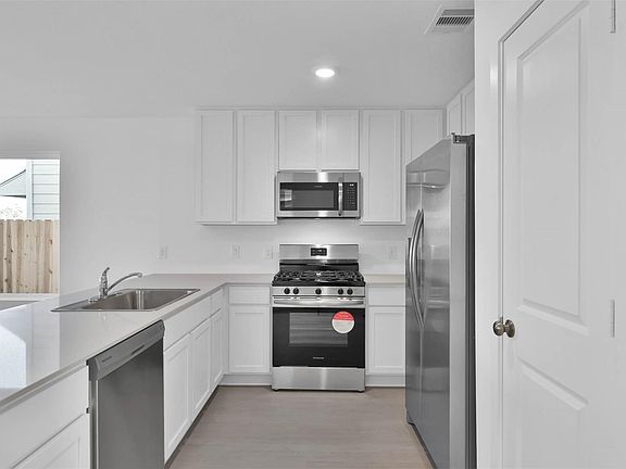 4th image of 18243 Via Aurelia Dr