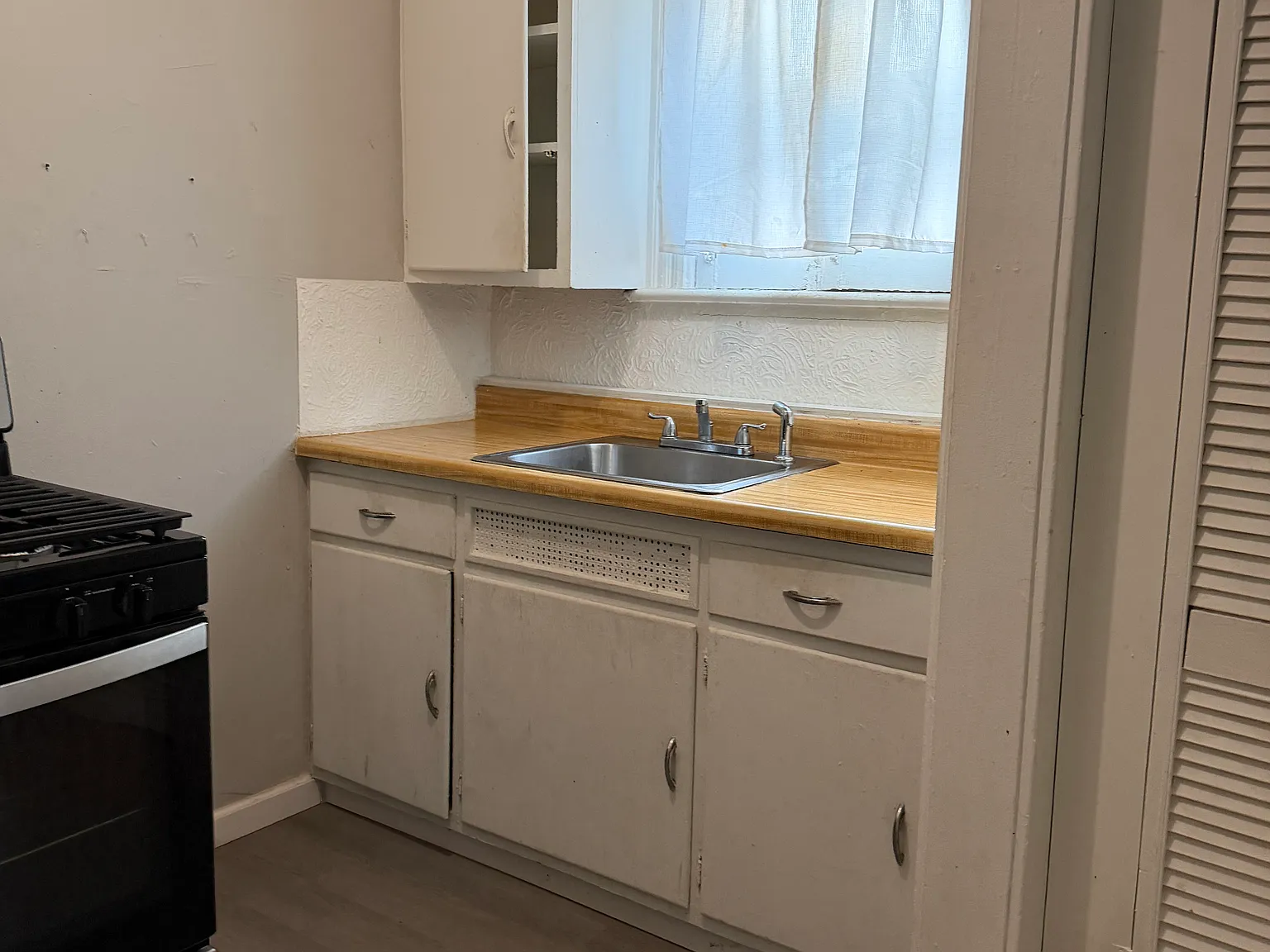 1 bed, 400 sqft, $750 — Photo 3