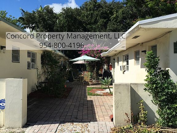 4th image of 1827 Park Ln APT 2