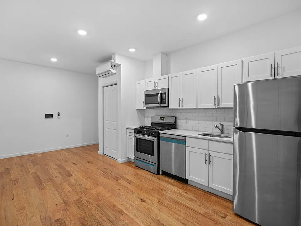 60 Cottage St #3D