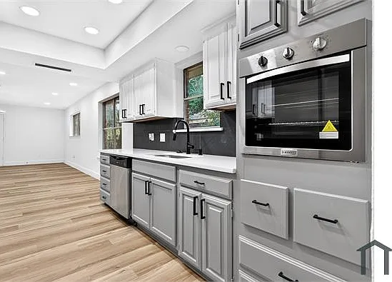 4 bed, 1923 sqft, $3,200 — Photo 3