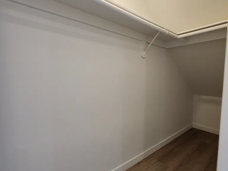1532 Granville Ave #104 — Photo 13