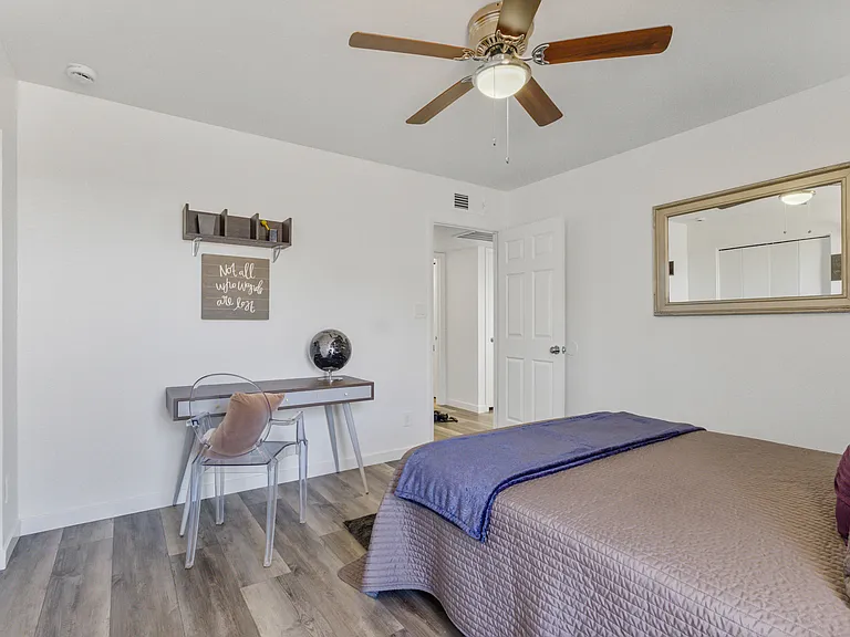 1502 W Shangri La Rd #2 — Photo 25