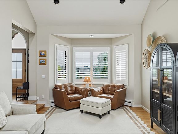 4th image of 25 Barrington Rd