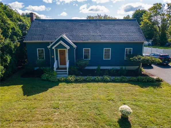 60 North Grand Street, Suffield, CT 06093