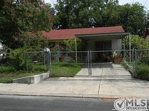 2nd image of 242 Las Palmas Dr
