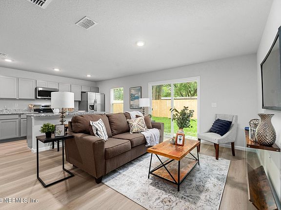 3rd image of 5327 SHANNON Avenue
