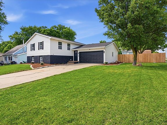 2nd image of 1828 Johnson Dr