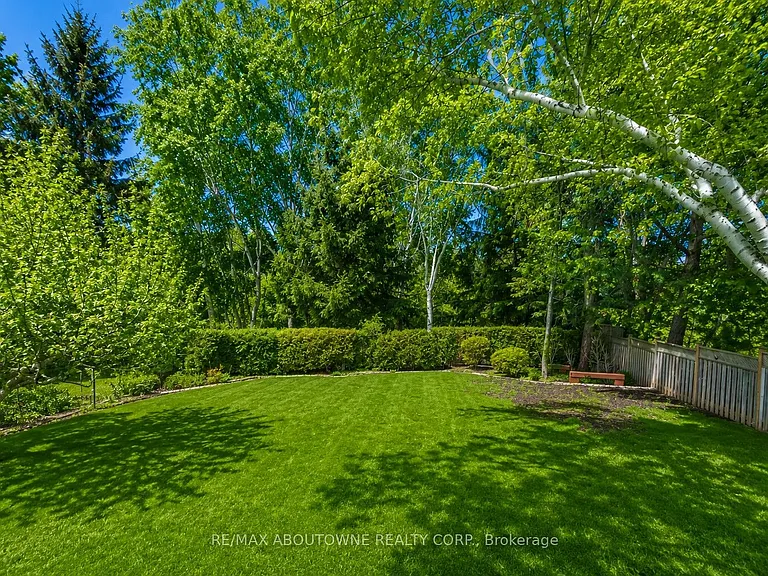 440 Parkridge Cres — Photo 8