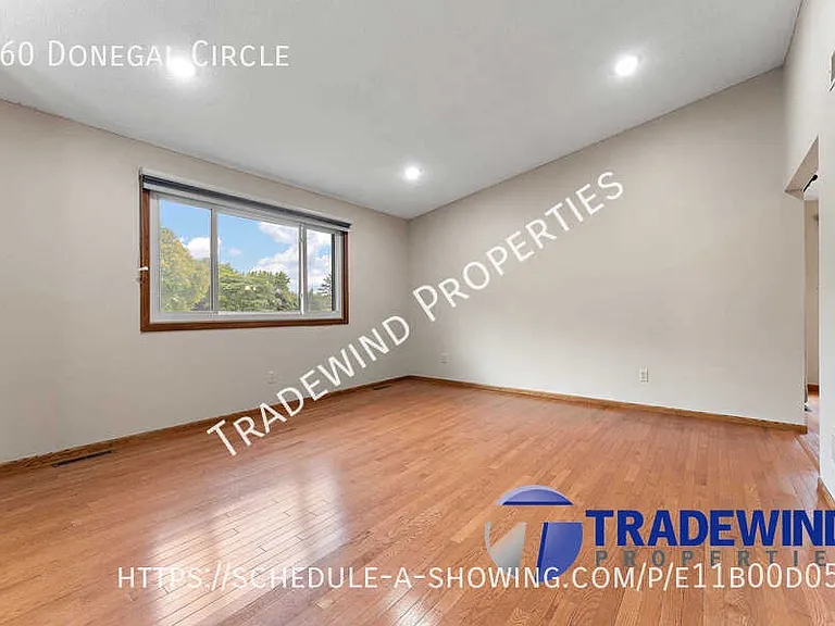 560 Donegal Cir — Photo 7