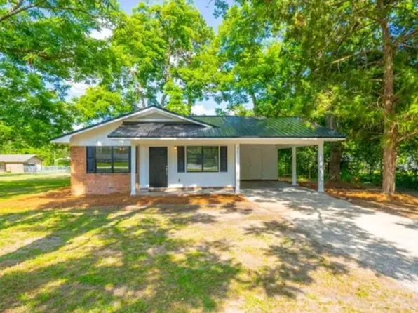 951 N Merrimac Dr, Fitzgerald, GA 31750