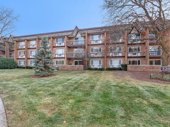 320 Claymoor Rd #1-G, Hinsdale, IL 60521