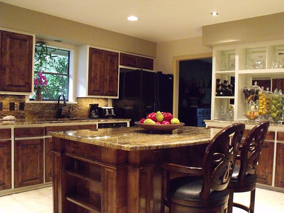 5th image of 300 Meadowlakes Dr