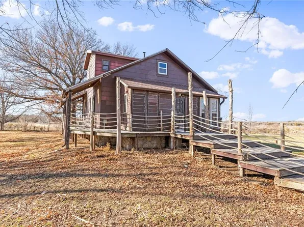 628 N Preston St, Kincaid, KS 66039