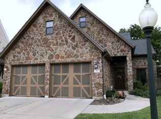 2 Cotswold Ln, Victoria, TX 77904