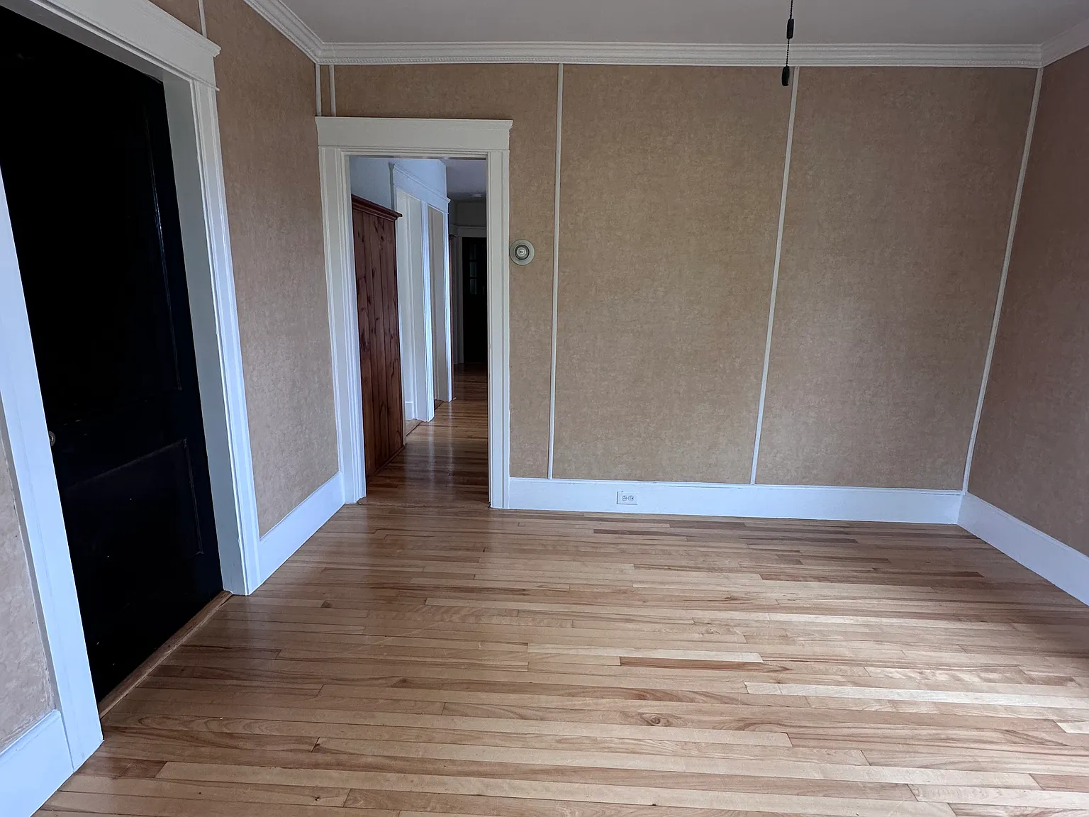 3 bed, 1028 sqft, $2,350 — Photo 3