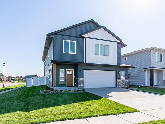 2nd image of 5507 Lori Ln W