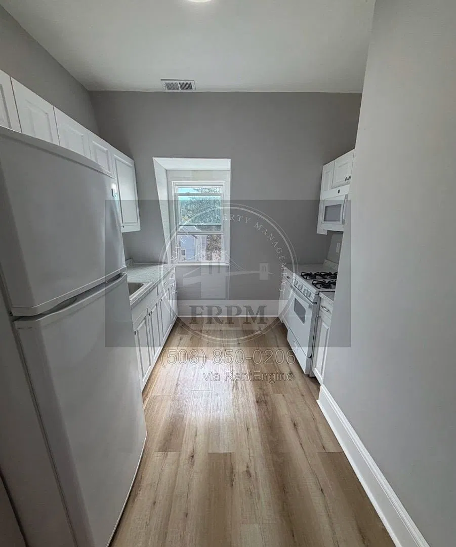 3 bed, 1.0 bath, $1,745 — Photo 2