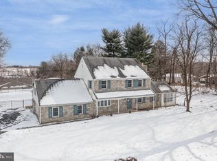 1169 Twin Lakes Dr, Harrisburg, PA 17111