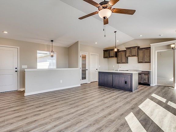 5th image of 1616 N Wildflower Ct