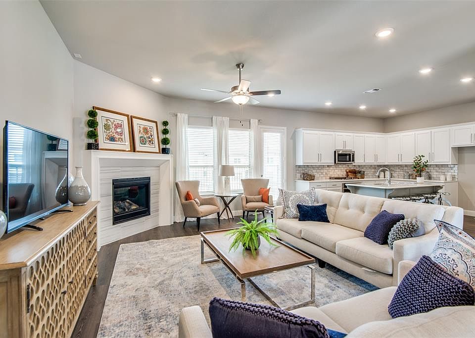 1st image of 428 Waters Edge Dr #515