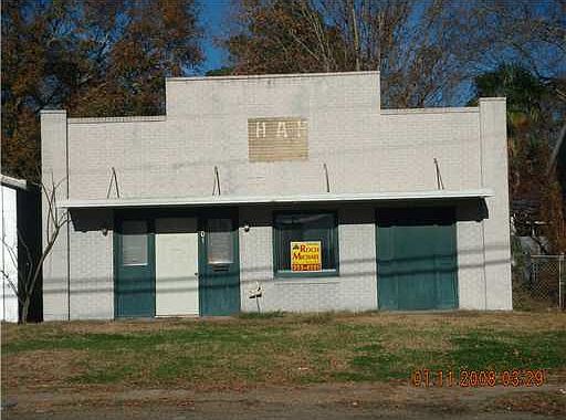 1st image of 301 E Mark St