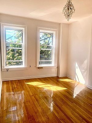 3rd image of 14 Saint Charles Pl #2
