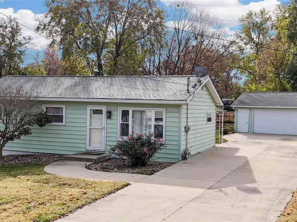 6 Eberhart Dr, Caseyville, IL 62232