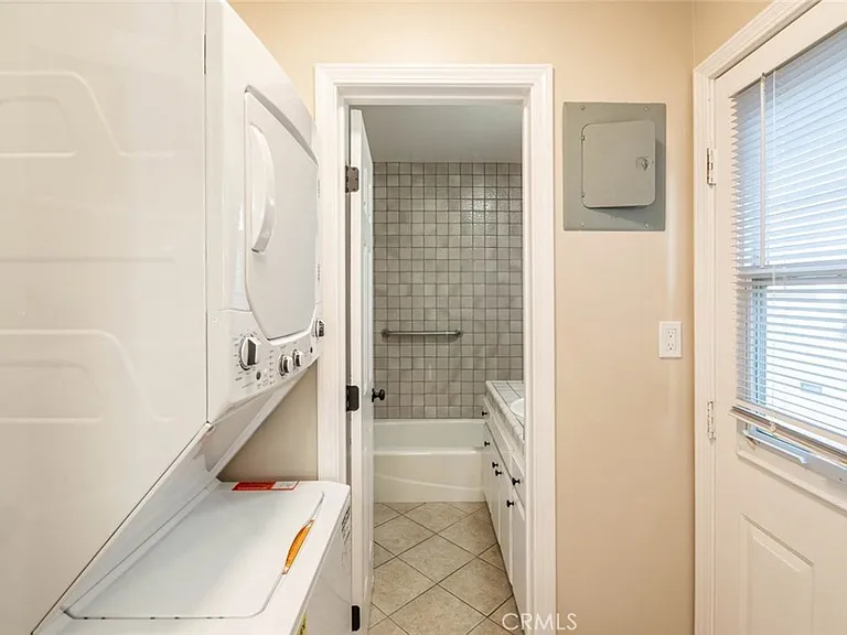 807 E Chevy Chase Dr #1 — Photo 11