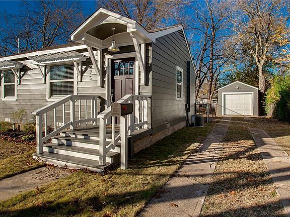 3rd image of 525 Walnut Dr