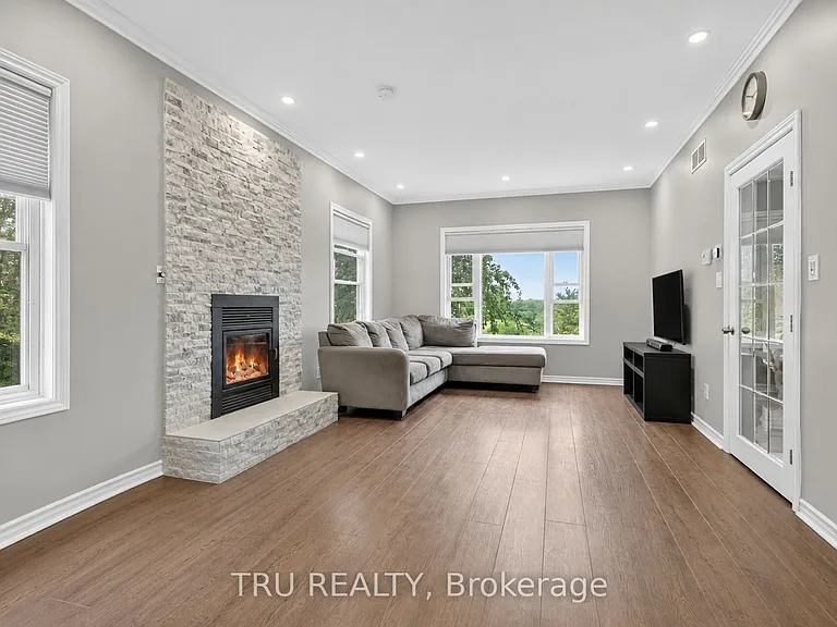 2376 Kinburn Side Rd — Photo 8