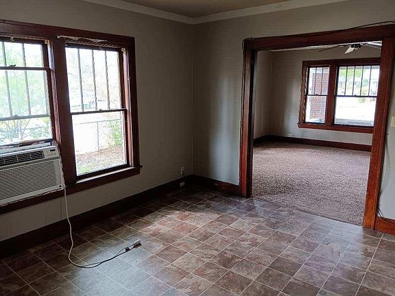 3rd image of 403 McHenry St