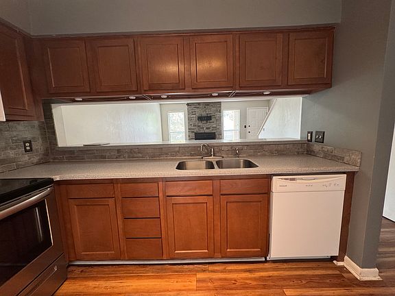 5th image of 7003 Pine Ct