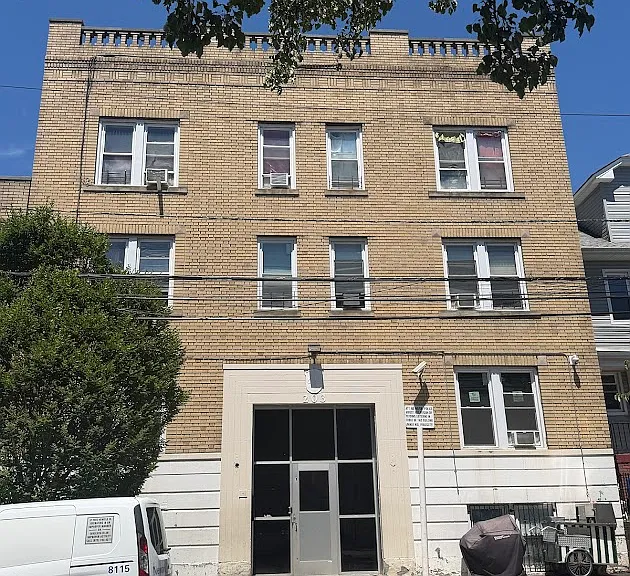 201-203 Shephard Ave #301 — Photo 1