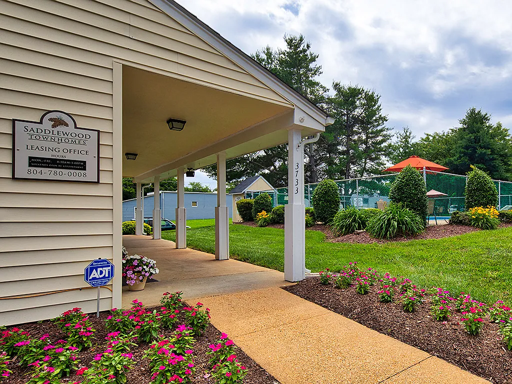 Saddlewood Apartments & Townhomes — Photo 4
