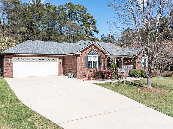 3rd image of 7164 Windy Oaks Dr