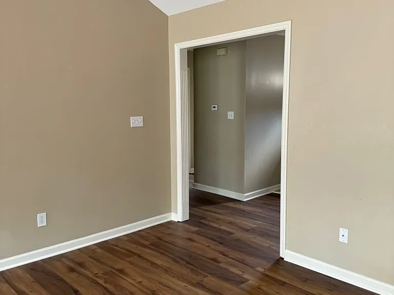 121 Eric Ct — Photo 11