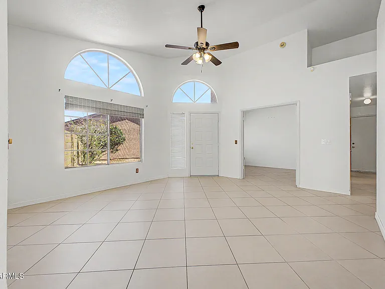 6836 S 18th St — Photo 3