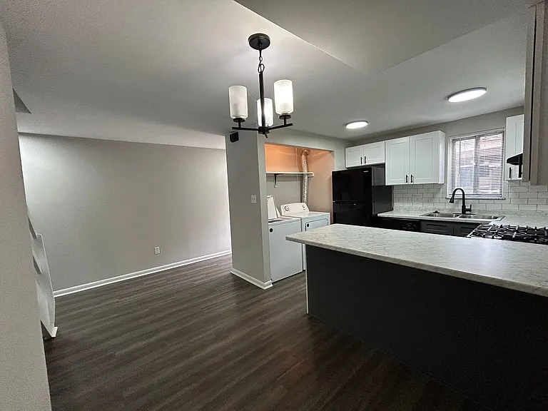 Coventry Court Townhomes — Photo 86